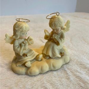 Studio Collection Heavenly Angels
She Loves Me, She Loves Me Not